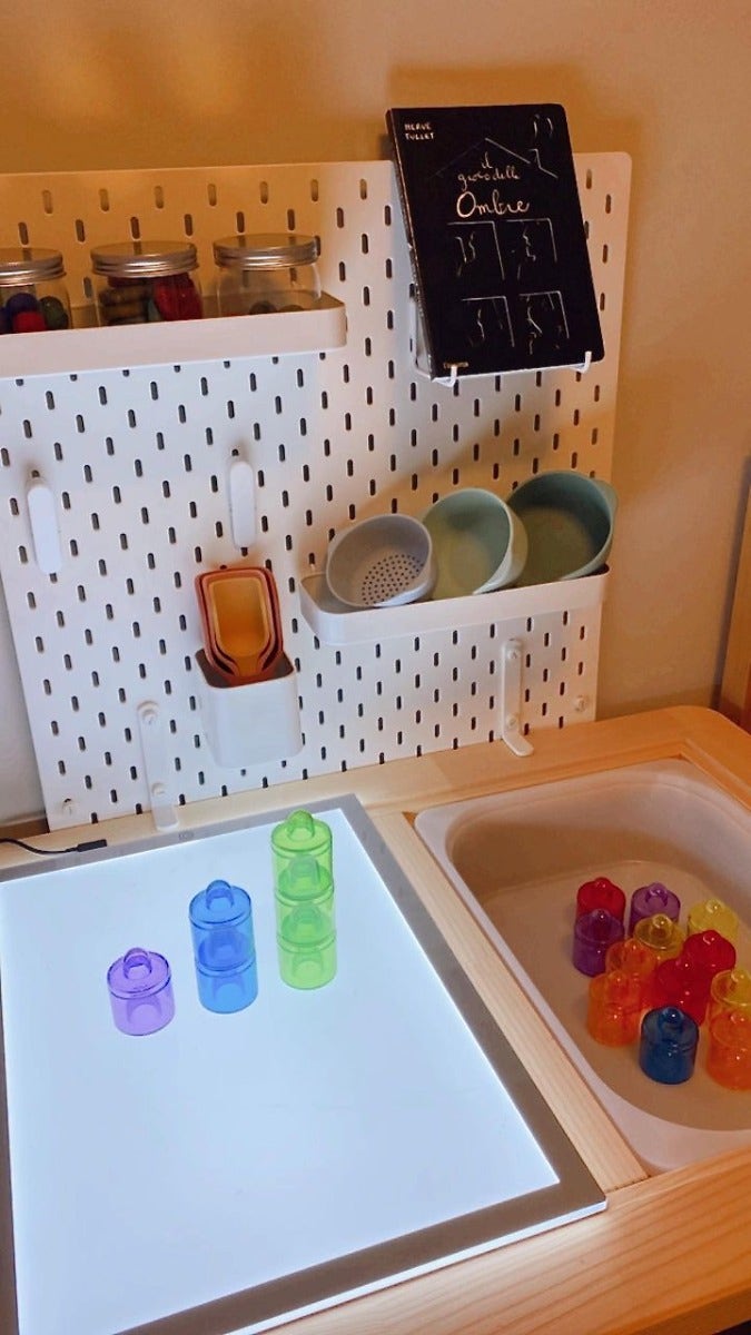 Environments Translucent Stacking Pegs 18 Pcs