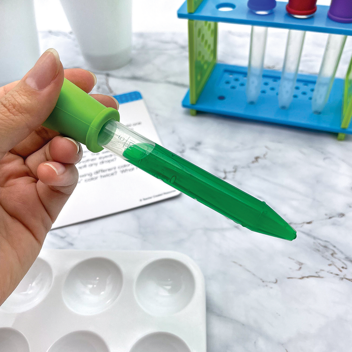Up-Close Science Eyedroppers and Spot Plates Activity Set